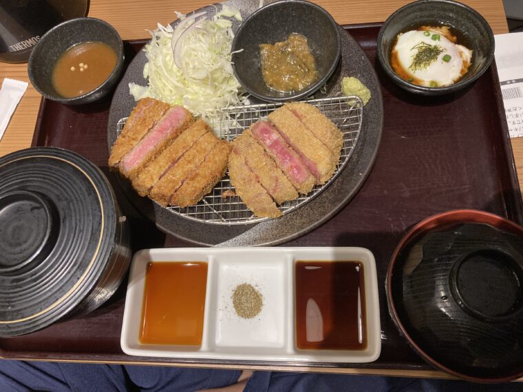 牛ロースカツ厚切り牛タンカツ膳