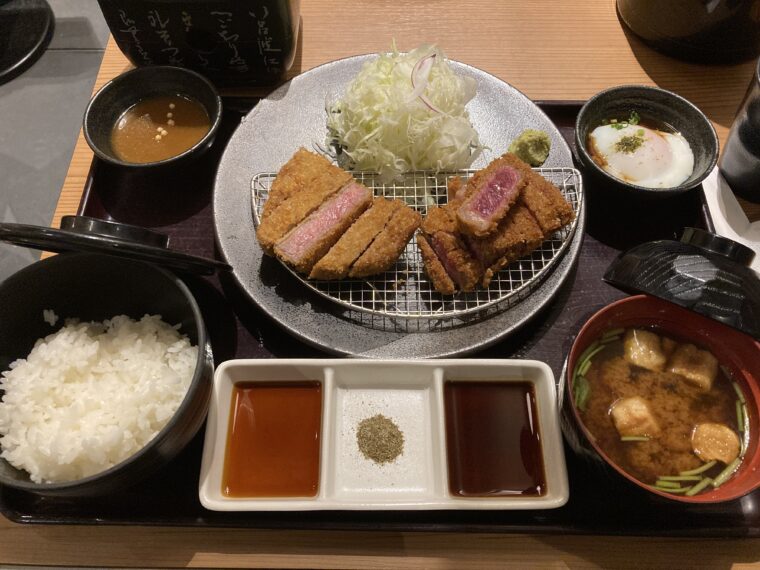 牛サーロイン、牛ロースカツ膳