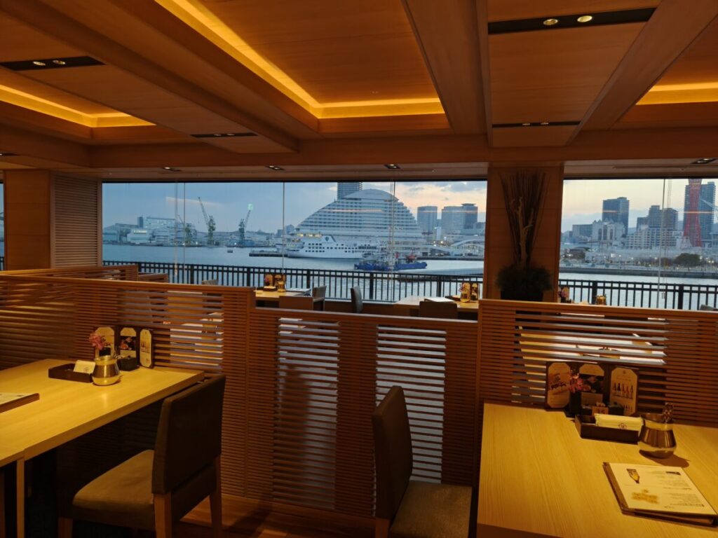 神戸みなと温泉温泉蓮 食事席からの景色