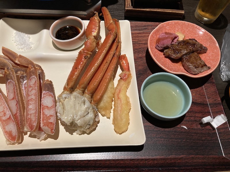 佳松苑 ボイルガニ と蟹刺し