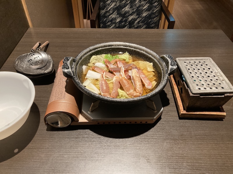 佳松苑 カニプランの卓上セット