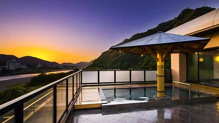 長良川温泉ホテルパーク「川の湯」露天風呂