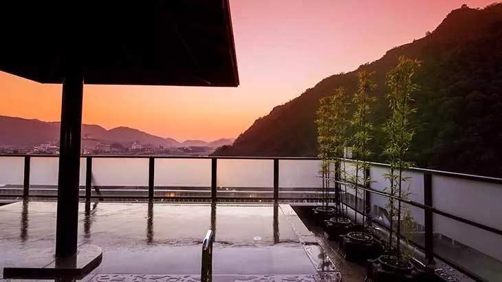 長良川温泉ホテルパーク「山の湯」露天風呂