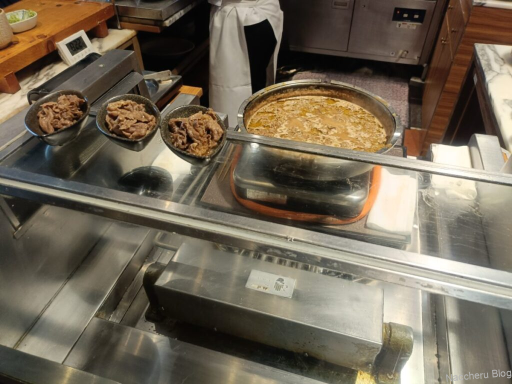 ホテル川久 画像:すき焼き実演コーナー