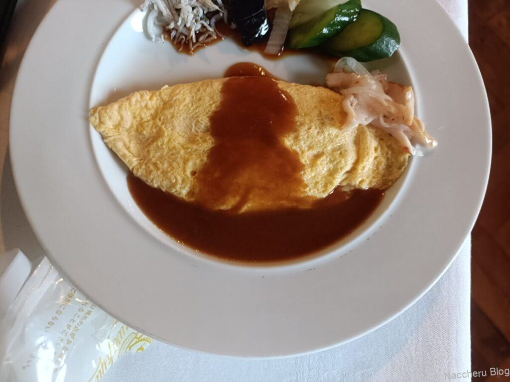 ホテル川久 画像:完成したオムレツ(デミグラスソース)